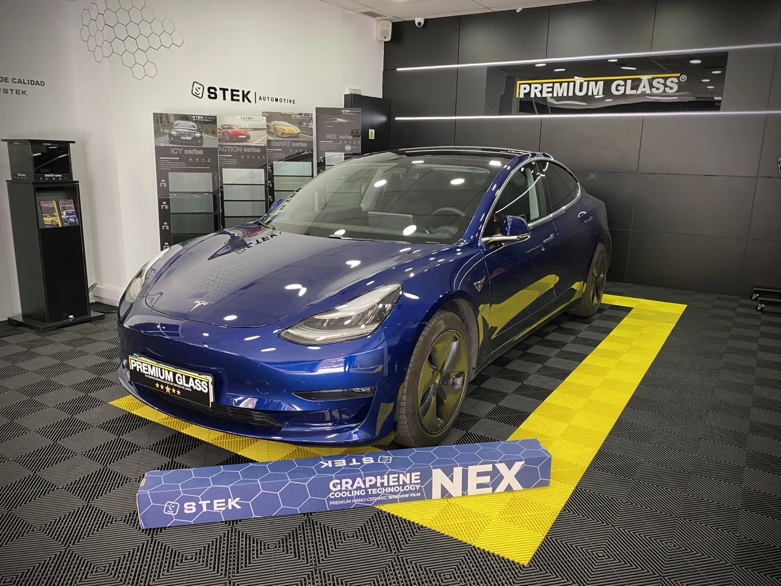 Láminas solares para Tesla · Premium Glass®